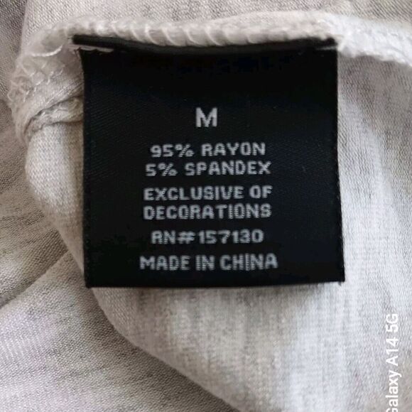 Love & Lace Size M Woman's T-shirt with Paris Scene - Picture 7 of 8